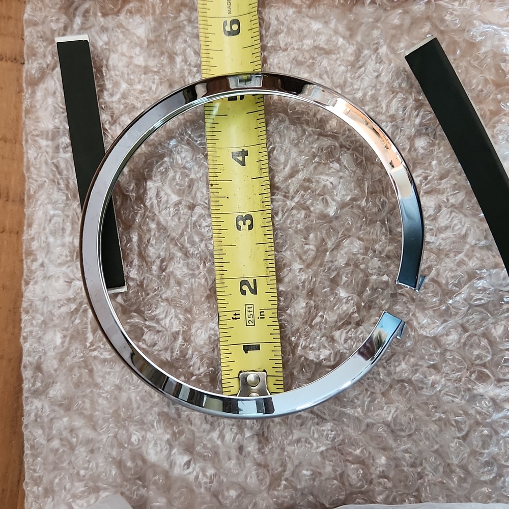 Original Harley Davidson Passing Lamp Chrome trim rings - Picture 4 of 4